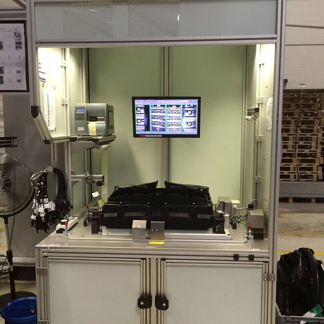 End-of-Line EOL Tester Kühlerklappen von BRAINWARE Solutions GmbH aus Chemnitz